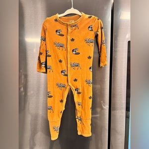 Kyte Baby Snapped Romper in Wilderness Print Dark Camel Size 6-12 Months